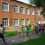 Старое здание школы, где в ноябре-декабре располагался штаб 331-й дивизии