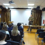 Руководитель объединений "Каскад" и "Робинзонада" О.С.Егин рассказывает об основах поиска исторических артефактов.